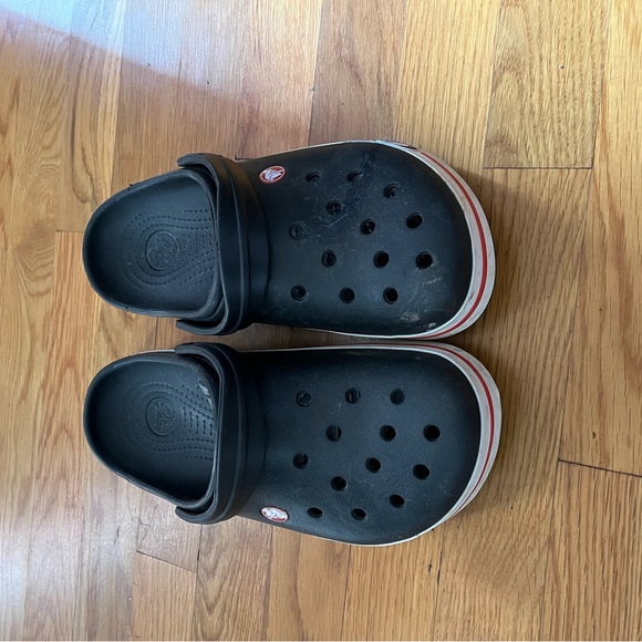 Georgia Crocs-Men’s Size 9 (women’s size 11) - Picture 3 of 3